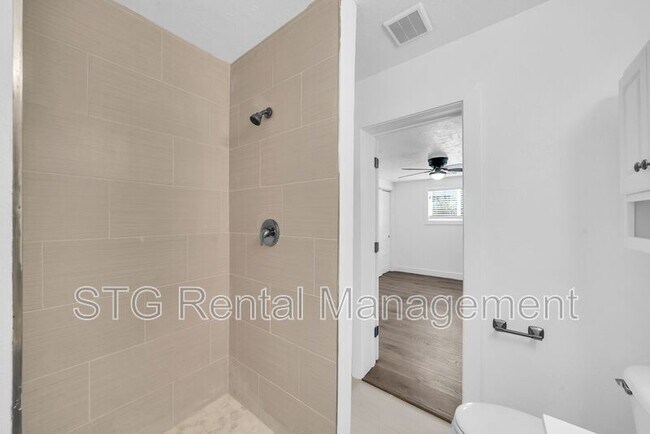 Building Photo - 300 W 100 N