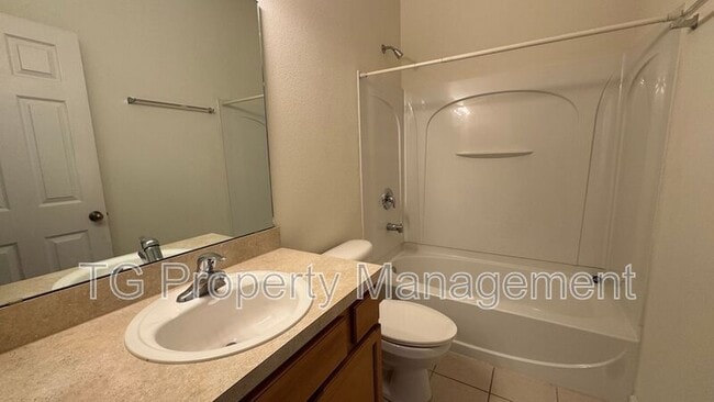 Building Photo - 12999 Sunset Lake Dr