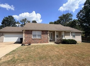 Building Photo - 19550 Lenox Ln