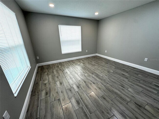 Building Photo - 5 Olive Pl