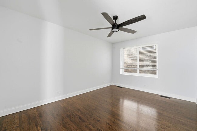 Building Photo - 2618 W Augusta Blvd