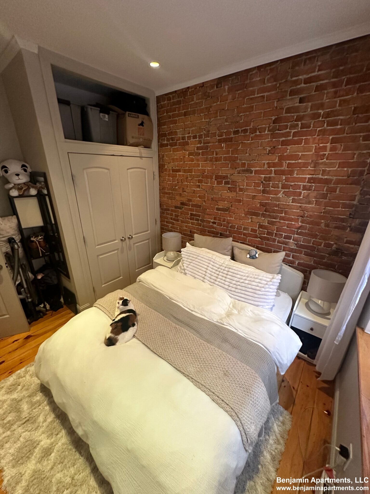 Building Photo - 17 Garrison St