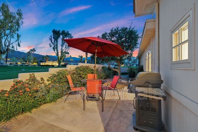 Building Photo - 74939 Vía Lago