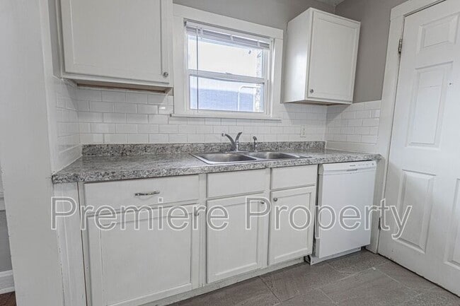 Building Photo - 5421 The Paseo