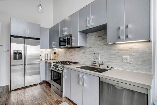 Building Photo - 1168 S Barrington Ave