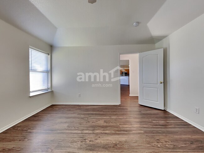 Building Photo - 824 Wilderness Pass