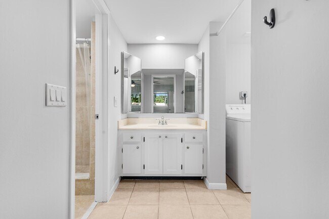 Building Photo - 10249 N Military Trl