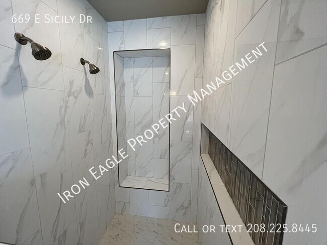 Building Photo - 669 E Sicily Dr