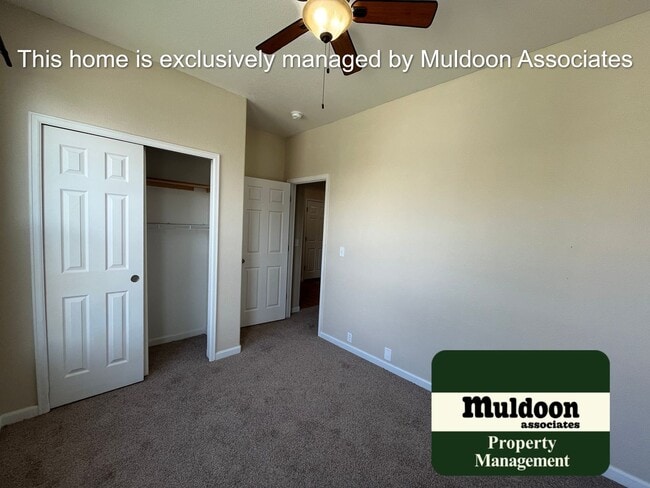 Building Photo - Beautiful Rancher with everything on one l...