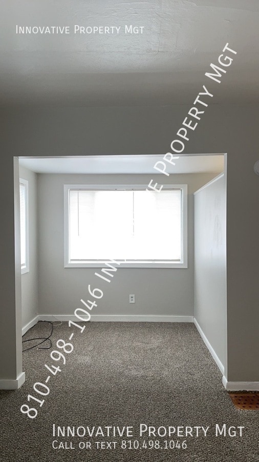 Building Photo - 1012 Farnum Ave