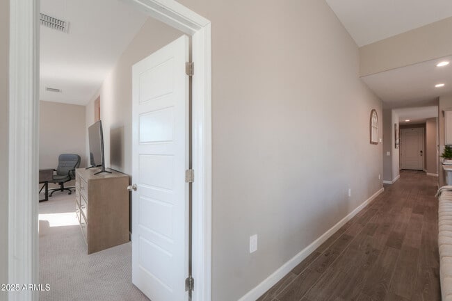 Building Photo - 44583 W Palo Olmo Rd