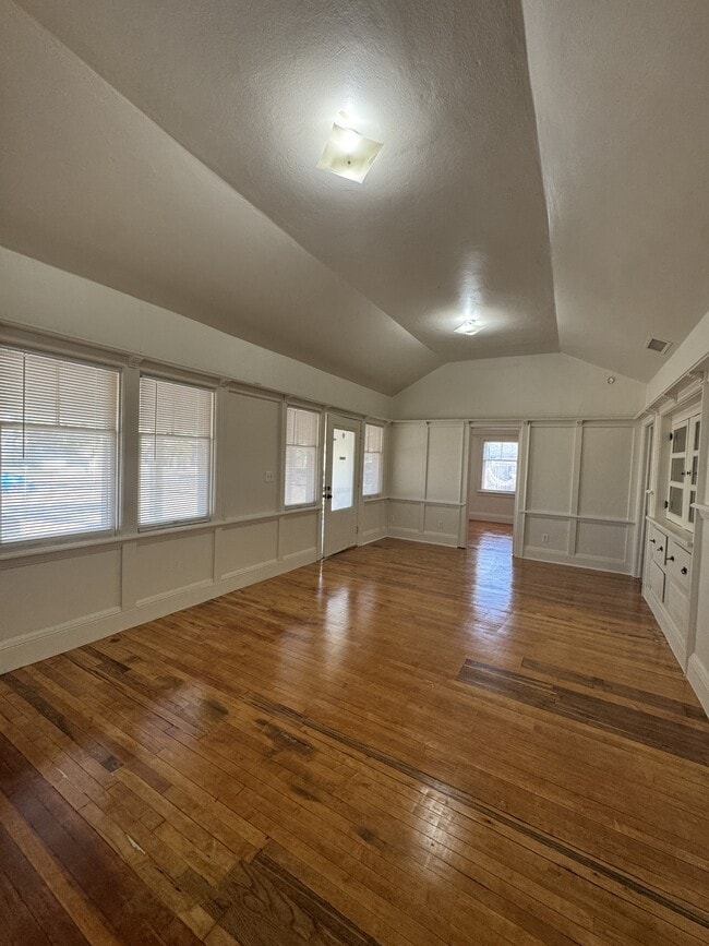 Building Photo - 1403 E Fillmore St