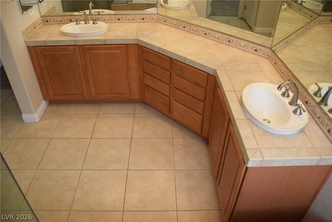 Building Photo - 6904 Homing Pigeon Pl