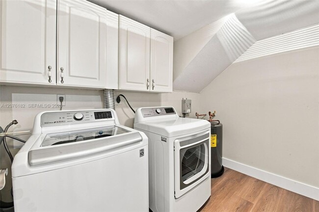 Building Photo - 6820 SW 128th Ct