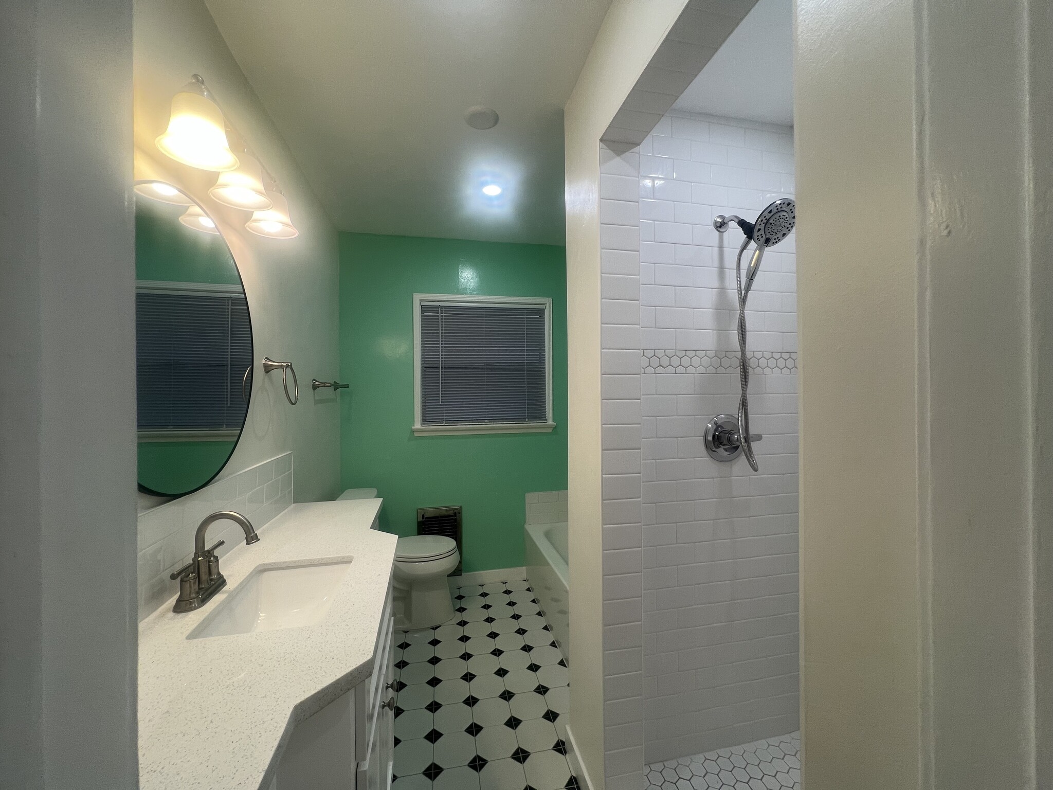 Building Photo - 4206 Leimert Blvd