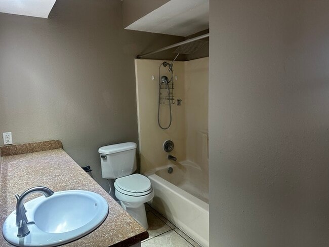 Building Photo - Country living near town! 3 bed 2 bath hom...