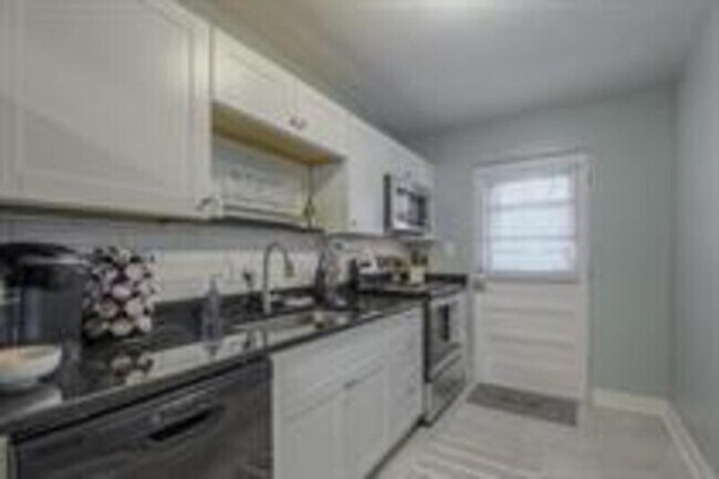 Building Photo - 4108 Clark Ave