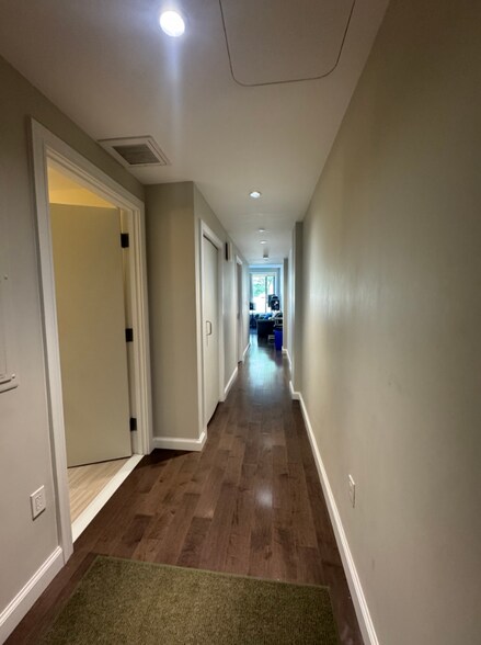 Building Photo - 43 Westland Ave