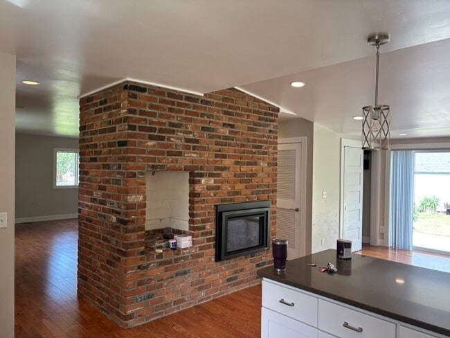 Building Photo - Charming Updated Home Near Fernan Lake & D...
