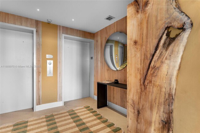 Building Photo - 1000 South Pointe Dr