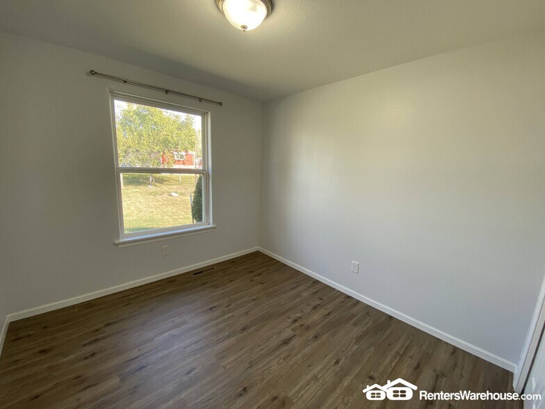 Building Photo - 708 Graceland Ave