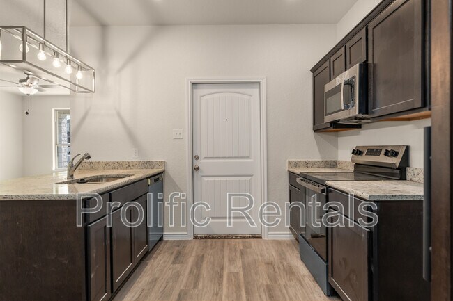 Building Photo - 110 Logan Ct