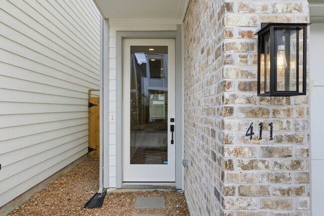 Building Photo - 411 Stonework Garden Ln