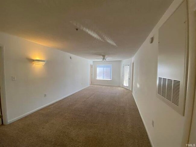 Building Photo - 1401 Collegiate Cir