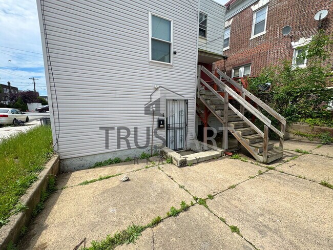 Building Photo - 5448 Springfield Ave