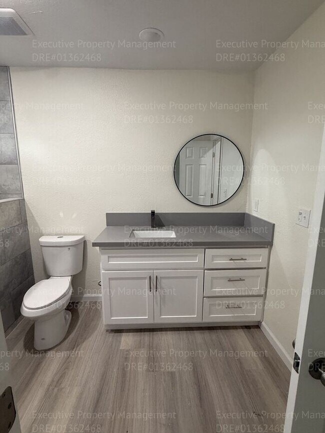 Building Photo - Remodeled 3-bedroom, 2-bath home near Ming Ave/ S. H St