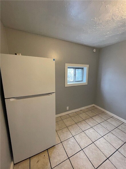 Building Photo - 139 N Water Ave