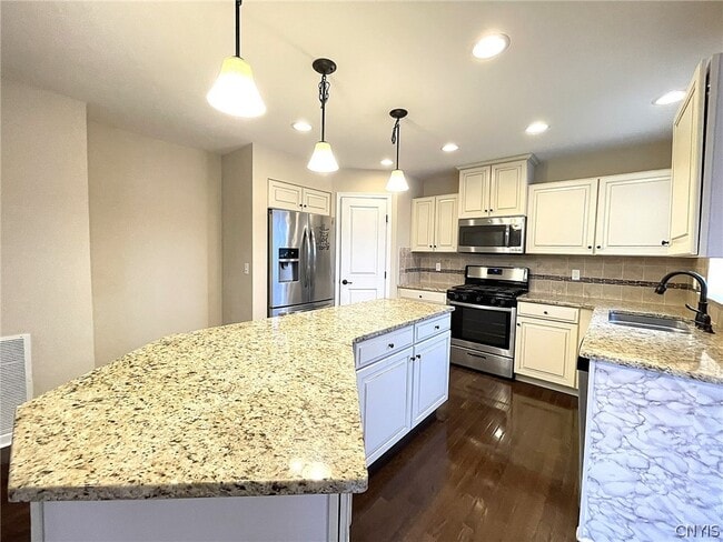 Building Photo - 113 Weeping Willow Way