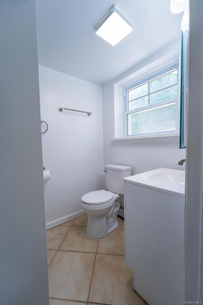 Building Photo - 5 Idlewild Dr