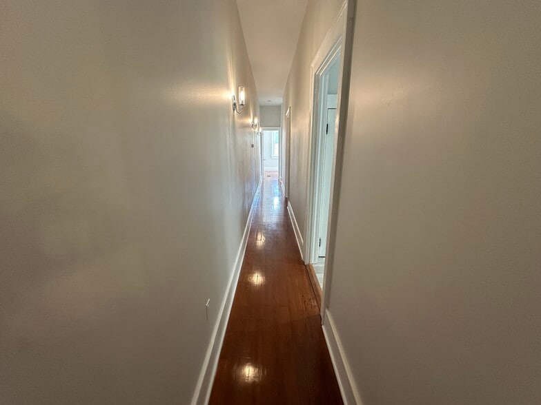 Hallway - 5520 Loyola Ave