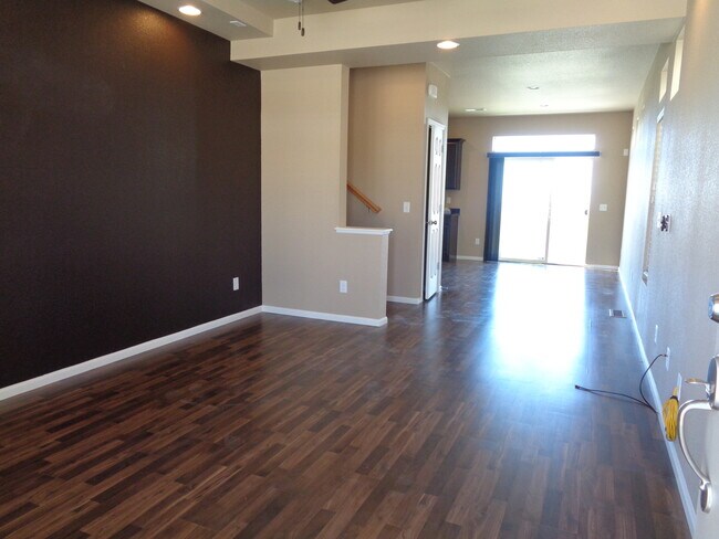 Building Photo - BANNING LEWIS TWO STORY WITH CENTRAL AC & ...