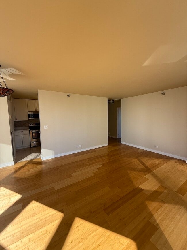 Building Photo - 401 E Ontario St