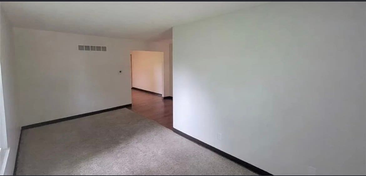 Building Photo - 807 N Clark Ave