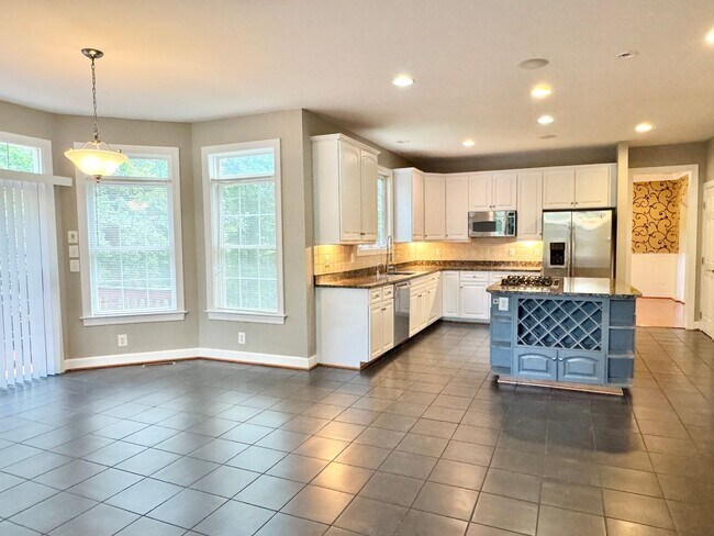 Building Photo - GORGEOUS FORMER MODEL HOME - MINUTES TO QUANTICO