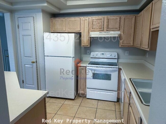 Building Photo - 1930 N Condo.