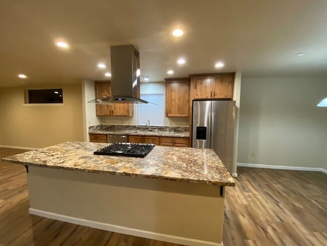 Building Photo - Simply gorgeous 3/2 with 2 car garage, dog...