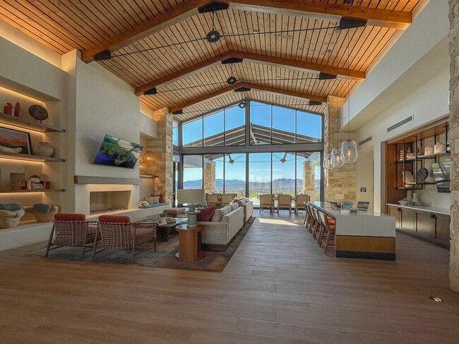 Building Photo - SINGLE STORY HOME IN GATED DEL WEBB AT LAK...