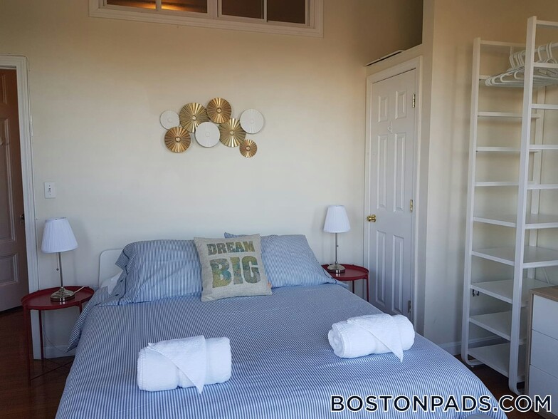 Building Photo - 41 Bay State Rd