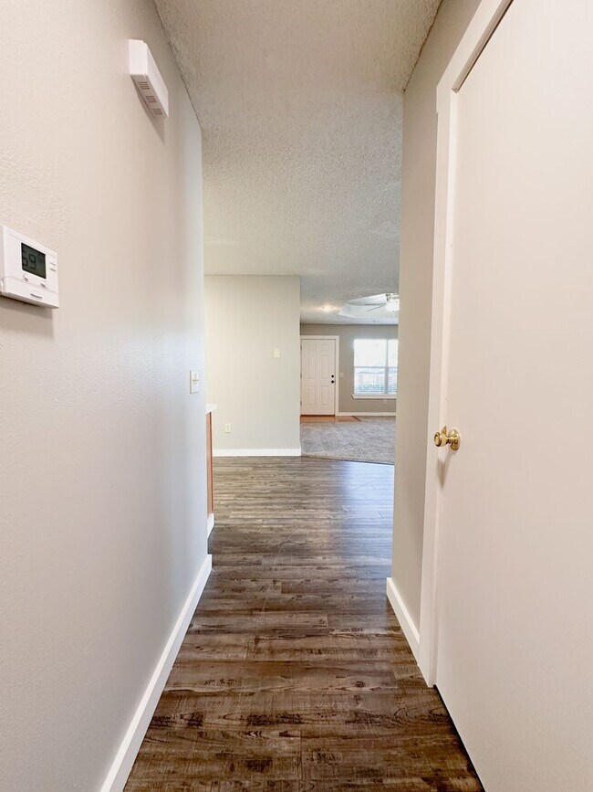 Building Photo - 1444-1446 N Dawn Drive