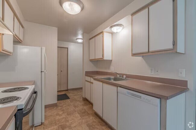 Building Photo - Bluebird Cozine Creek ***Under New Managem...
