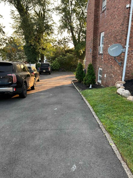 Building Photo - 50 Sanford Ave