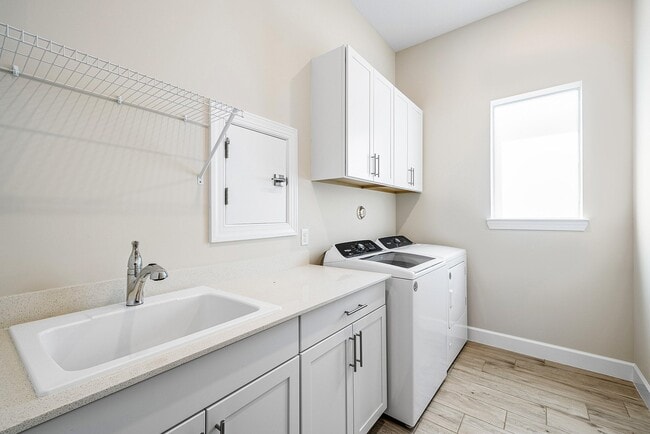 Building Photo - 349 Geillis Path