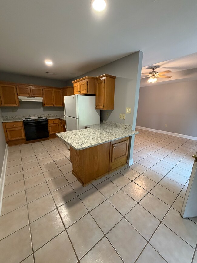 Building Photo - Crystal Lake Apartments