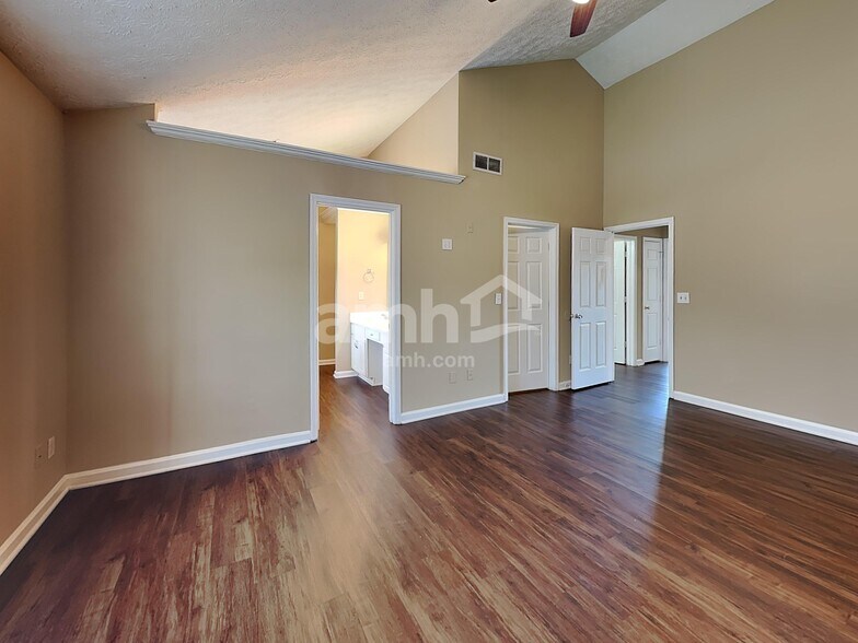 Building Photo - 1545 Maple Pointe Ct