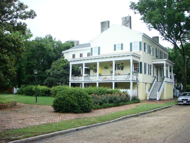 Building Photo - 525 North St
