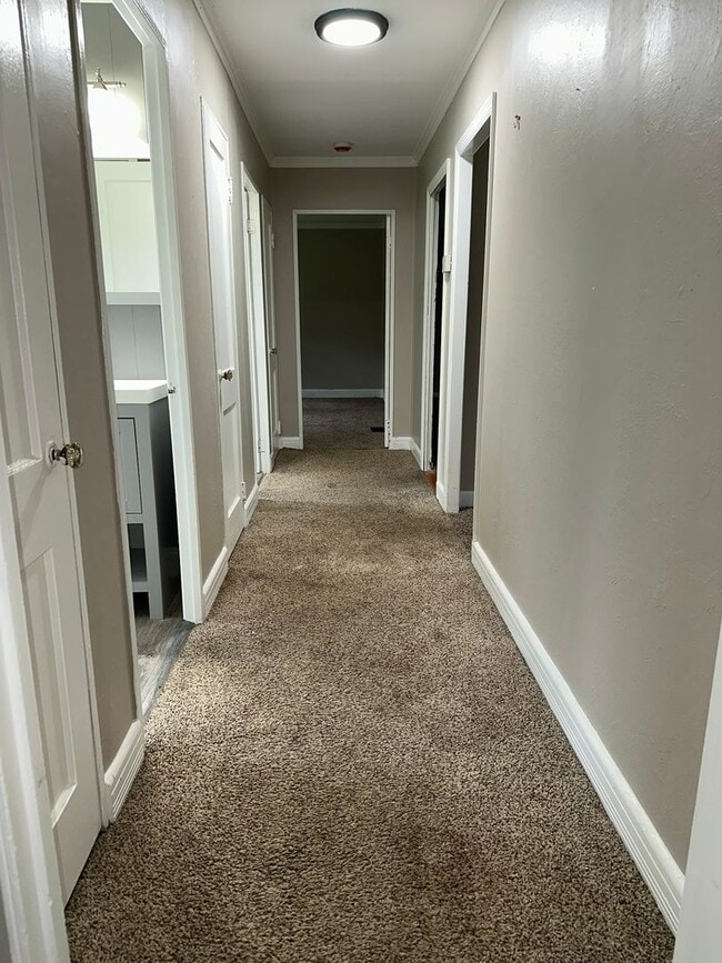 Building Photo - Rarely Available Ruxton Rental